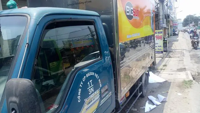Thiết kế decal quảng cáo trên xe ô tô tại Hồ Chí Minh